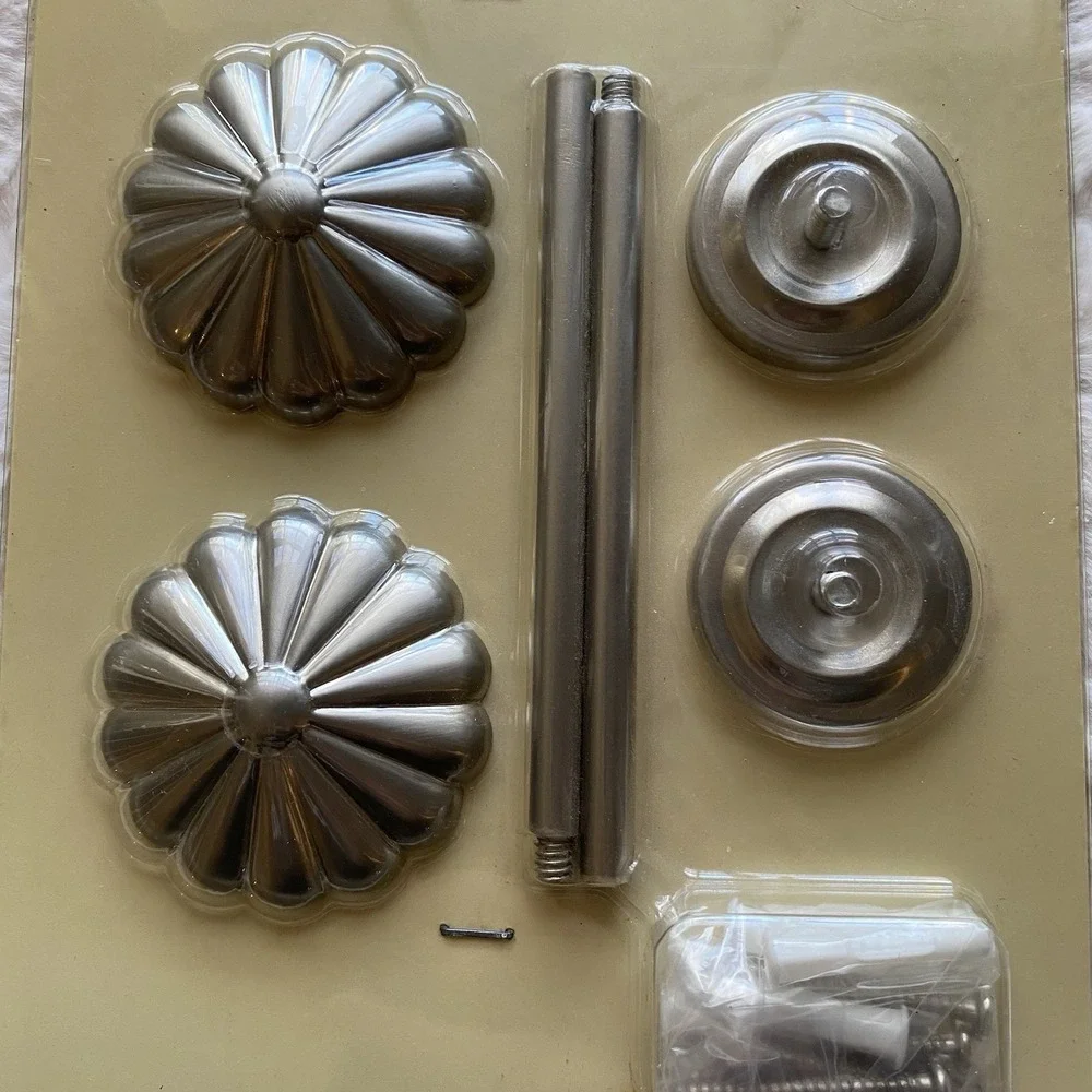 Martha Stewart Everyday Decorative Flower Holdbacks Silver Curtain Tie Backs NEW